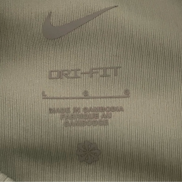 Nike Shirt Boys Large Green Lightweight Casual Athletic Long Sleeve Sports - Picture 3 of 6